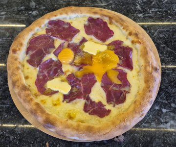 PASTIRMA PEYNİRLİ TRABZON PİDE