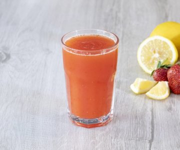 ÇİLEKLİ LİMONATA