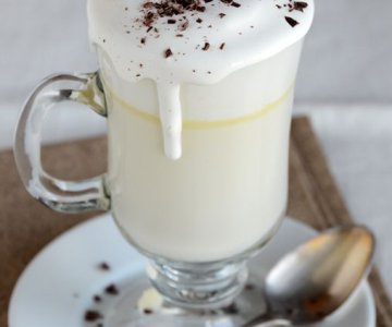 VANİLYALI BEYAZ SICAK ÇİKOLATA